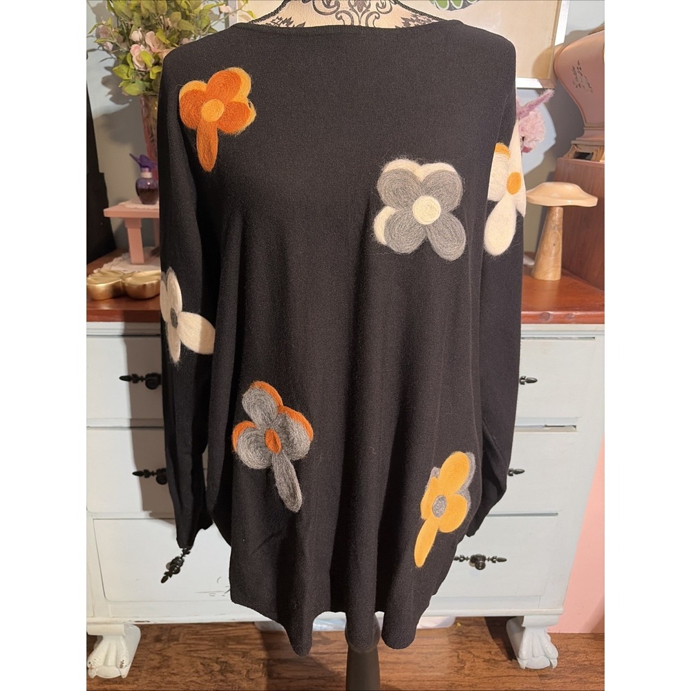 Aaeda Women's Black Floral Applique Knit Pullover Sweater Crew Neck Size 1X NWT